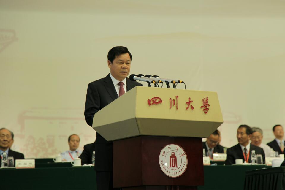 教育部党组成员、副部长杜占元